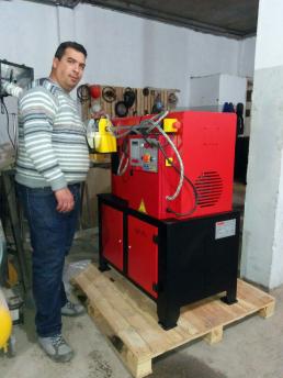 Máquina de forja en caliente NF70. Hadi Benzerdjeb