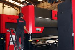 Hydraulic press brakes MP3003CNC. Placement of protections