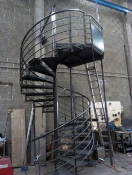 Metallcat. Manufacture of a spiral staircase