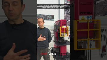Vídeo: el herrero Joel Amat prueba el Martillo PIlón PH50